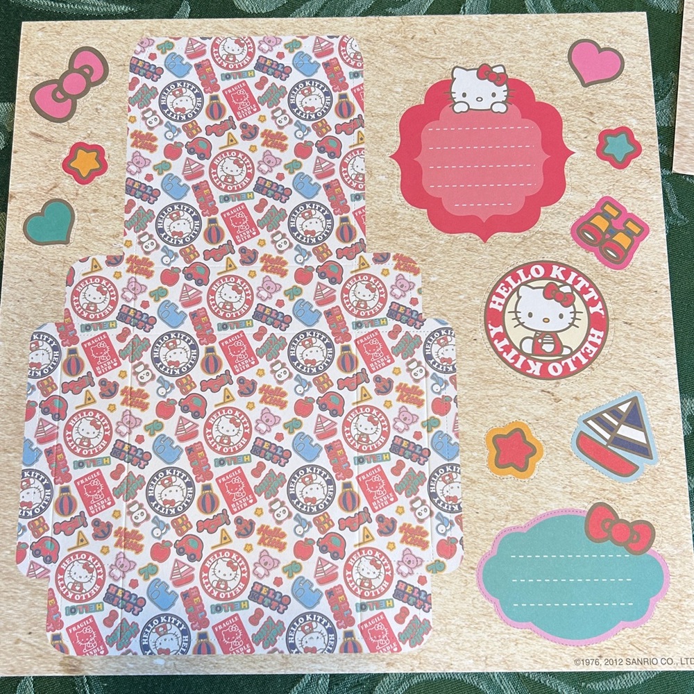 (B) Hello Kitty Lot of 15 12x12 Patterned scrapbook paper & punch outs - Picture 8 of 13